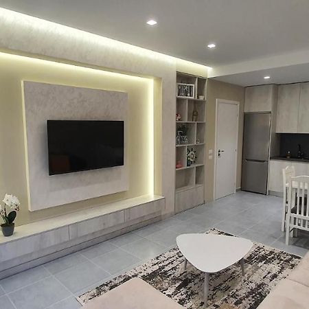 Deluxe Apartment Vlore Bagian luar foto