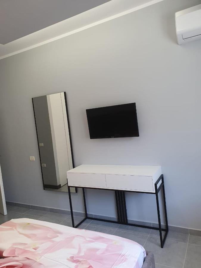 Deluxe Apartment Vlore Bagian luar foto