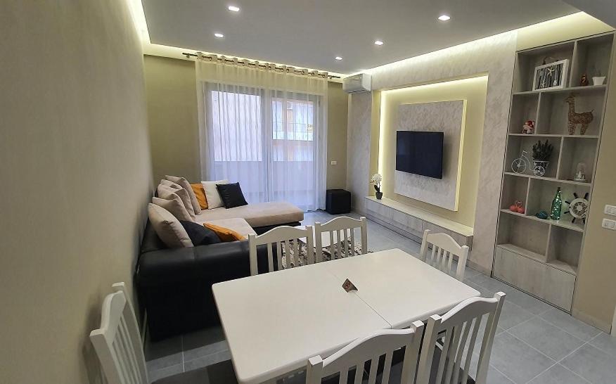 Deluxe Apartment Vlore Bagian luar foto